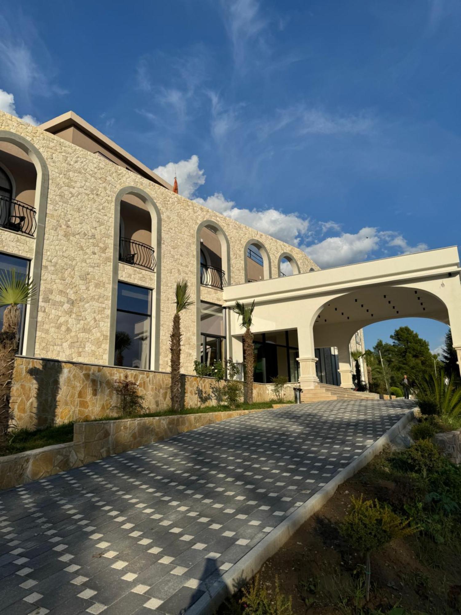 Hotel Panorama & Spa Elbasan Exterior photo